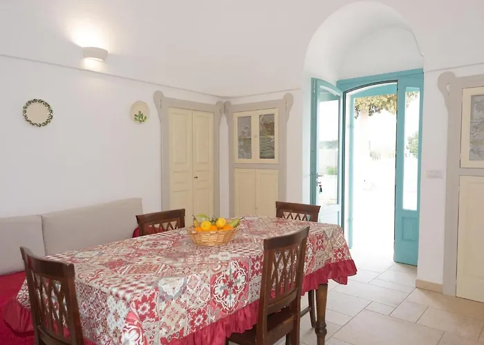 בית נופש Trulli In Puglia With Private Forest לוקורוטונדו