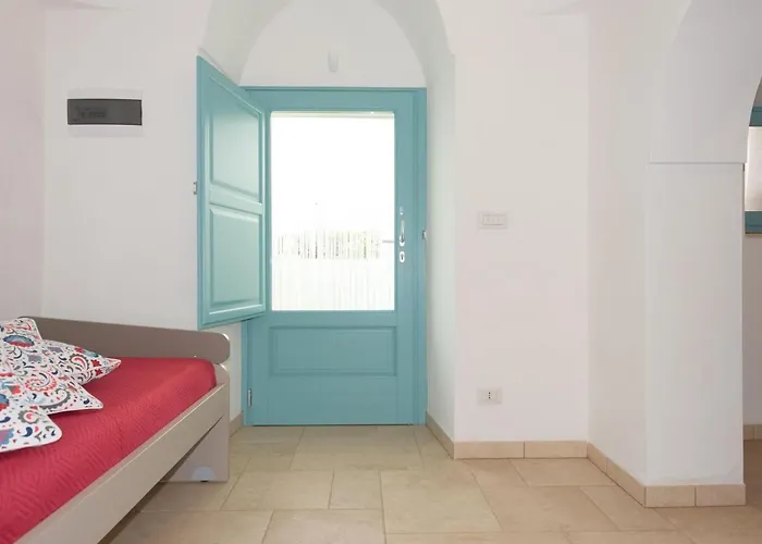 Trulli In Puglia With Private Forest בית נופש לוקורוטונדו